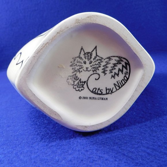 2001 Cats By Nina Lyman 7" Ceramic Vase Fluffy White Cat Blue Eyes Red Bow 6.75" - Picture 6 of 6